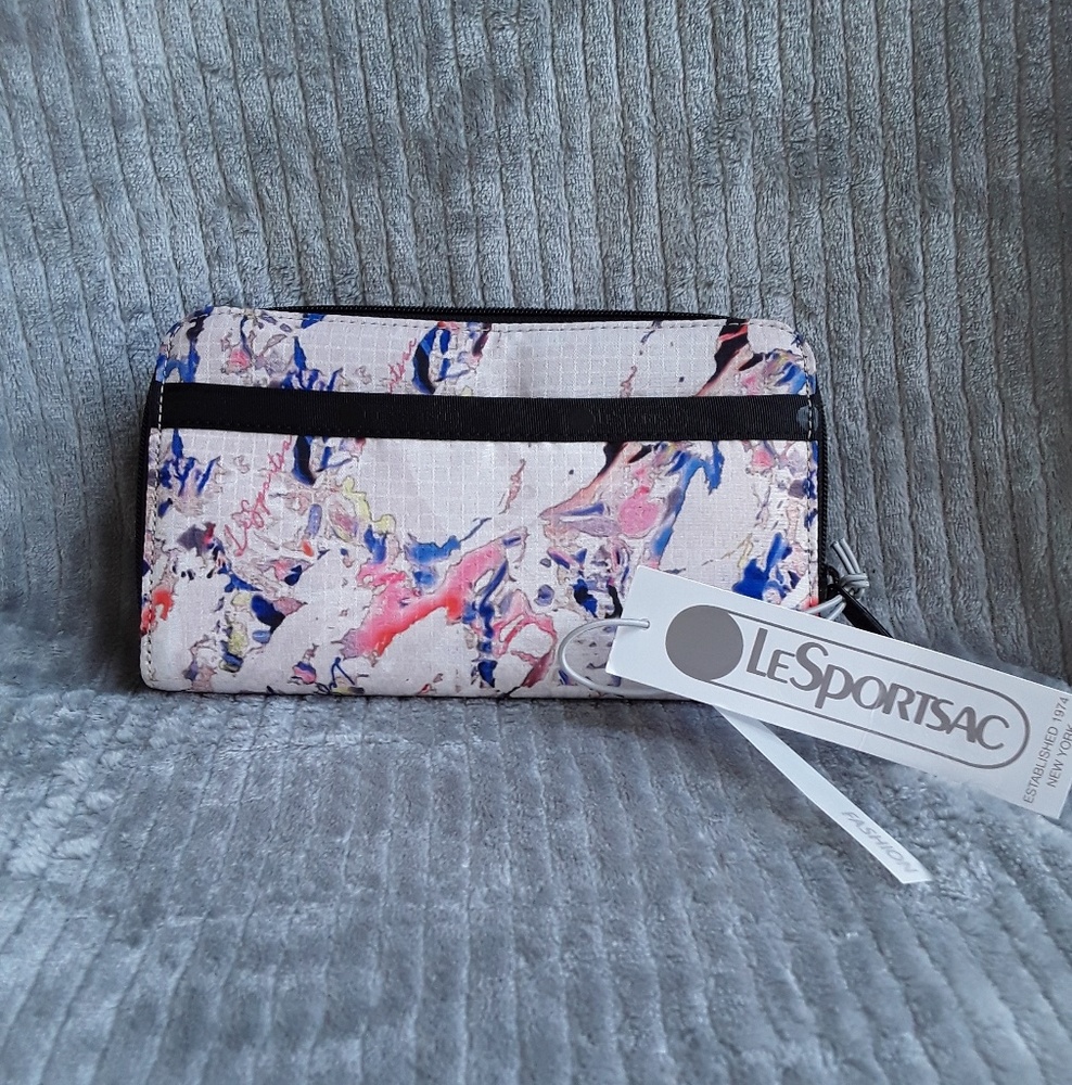 LeSportsac Gabrielle Zip Around Organizer NWT!!